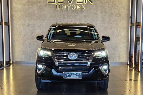TOYOTA Hilux SW4 4.0 V6 24V 4P SRX 4X4 7 LUGARES AUTOM�TICO, Foto 8