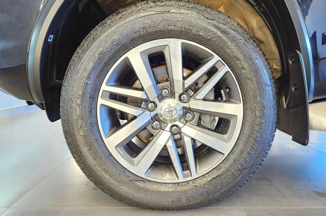 TOYOTA Hilux SW4 4.0 V6 24V 4P SRX 4X4 7 LUGARES AUTOM�TICO, Foto 11