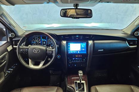 TOYOTA Hilux SW4 4.0 V6 24V 4P SRX 4X4 7 LUGARES AUTOM�TICO, Foto 14