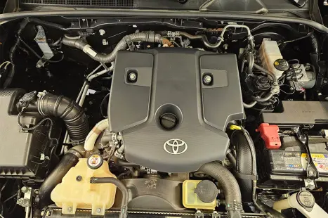 TOYOTA Hilux SW4 4.0 V6 24V 4P SRX 4X4 7 LUGARES AUTOM�TICO, Foto 22