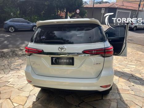 TOYOTA Hilux SW4 , Foto 4
