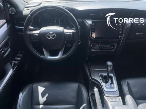 TOYOTA Hilux SW4 , Foto 6