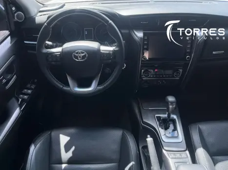 TOYOTA Hilux SW4 , Foto 6
