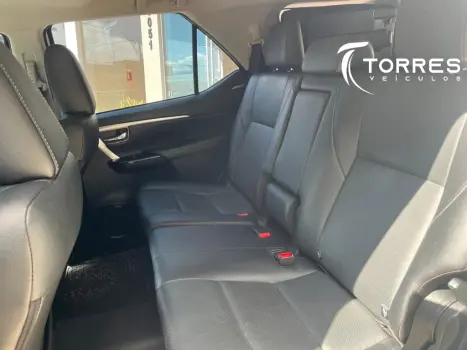 TOYOTA Hilux SW4 , Foto 7