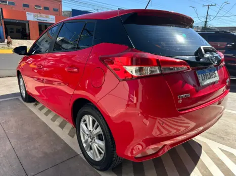 TOYOTA Yaris Hatch 1.3 16V 4P FLEX XL PLUS TECH MULTIDRIVE AUTOMÁTICO CVT, Foto 5 TOYOTA Yaris Hatch 1.3 16V 4P FLEX XL PLUS TECH MULTIDRIVE AUTOMÁTICO CVT, Foto 5