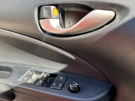 TOYOTA Yaris Hatch 1.3 16V 4P FLEX XL PLUS TECH MULTIDRIVE AUTOMÁTICO CVT, Foto 13 TOYOTA Yaris Hatch 1.3 16V 4P FLEX XL PLUS TECH MULTIDRIVE AUTOMÁTICO CVT, Foto 13