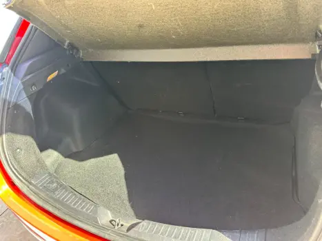 TOYOTA Yaris Hatch 1.3 16V 4P FLEX XL PLUS TECH MULTIDRIVE AUTOMÁTICO CVT, Foto 18 TOYOTA Yaris Hatch 1.3 16V 4P FLEX XL PLUS TECH MULTIDRIVE AUTOMÁTICO CVT, Foto 18