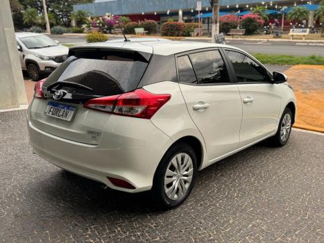 TOYOTA Yaris Hatch 1.3 16V 4P FLEX XL MULTIDRIVE AUTOM�TICO CVT, Foto 3