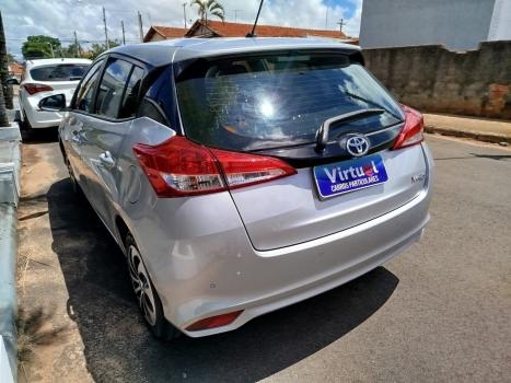 TOYOTA Yaris Hatch 1.3 16V 4P FLEX XL MULTIDRIVE AUTOM�TICO CVT, Foto 4