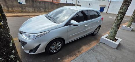 TOYOTA Yaris Hatch 1.3 16V 4P FLEX XL MULTIDRIVE AUTOM�TICO CVT, Foto 3