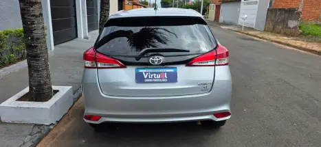 TOYOTA Yaris Hatch 1.3 16V 4P FLEX XL MULTIDRIVE AUTOM�TICO CVT, Foto 5