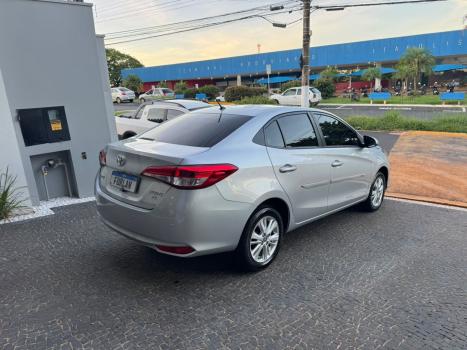 TOYOTA Yaris Hatch 1.5 16V 4P FLEX XL MULTIDRIVE AUTOM�TICO CVT, Foto 3