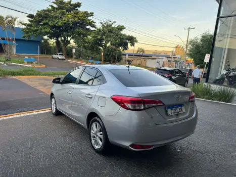 TOYOTA Yaris Hatch 1.5 16V 4P FLEX XL MULTIDRIVE AUTOM�TICO CVT, Foto 4