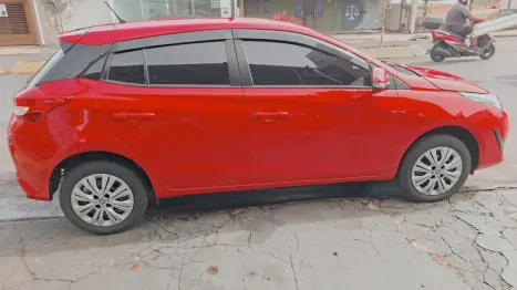 TOYOTA Yaris Hatch 1.3 16V 4P FLEX XL MULTIDRIVE AUTOM�TICO CVT, Foto 4