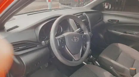 TOYOTA Yaris Hatch 1.3 16V 4P FLEX XL MULTIDRIVE AUTOM�TICO CVT, Foto 8