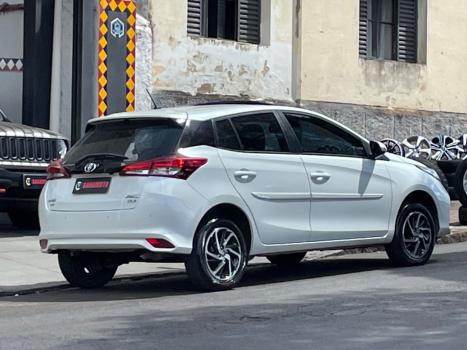 TOYOTA Yaris Hatch 1.5 16V 4P FLEX XLS CONNECT MULTIDRIVE AUTOM�TICO CVT, Foto 2