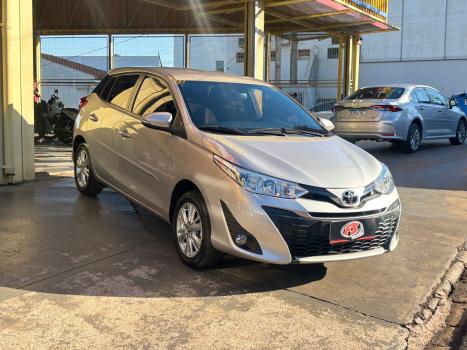 TOYOTA Yaris Hatch 1.3 16V 4P FLEX XL, Foto 3