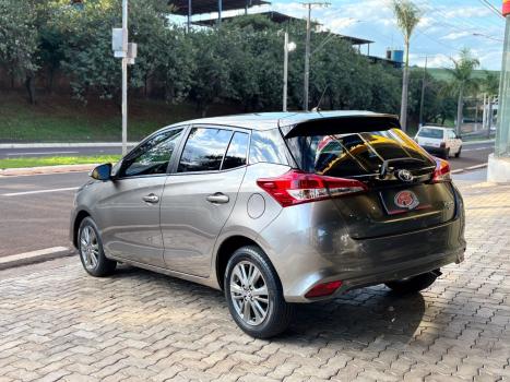 TOYOTA Yaris Hatch 1.3 16V 4P FLEX XL PLUS TECH MULTIDRIVE AUTOM�TICO CVT, Foto 5