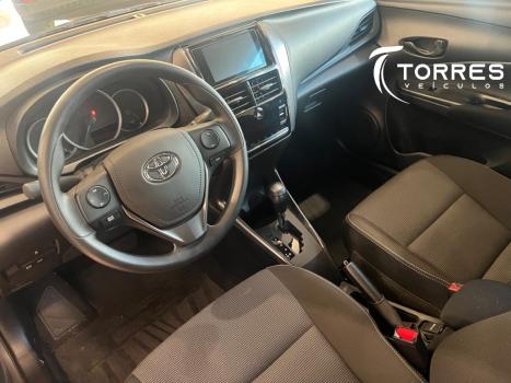 TOYOTA Yaris Hatch 1.5 16V 4P FLEX XL MULTIDRIVE AUTOM�TICO CVT, Foto 6