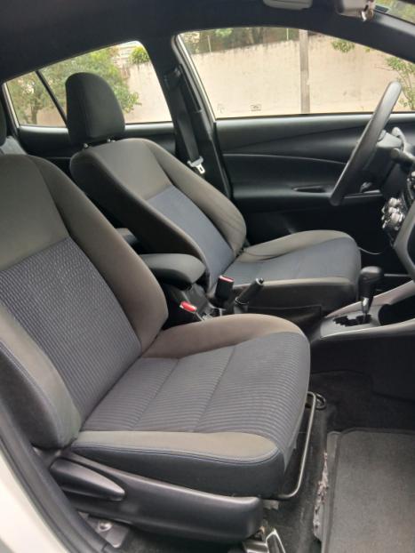 TOYOTA Yaris Hatch 1.3 16V 4P FLEX XL MULTIDRIVE AUTOM�TICO CVT, Foto 8