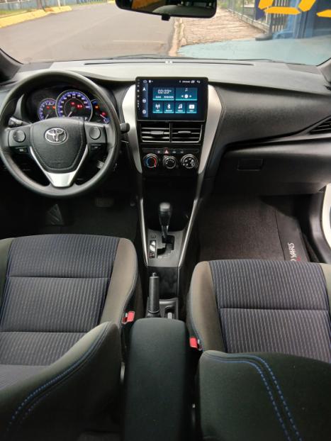 TOYOTA Yaris Hatch 1.3 16V 4P FLEX XL MULTIDRIVE AUTOM�TICO CVT, Foto 4