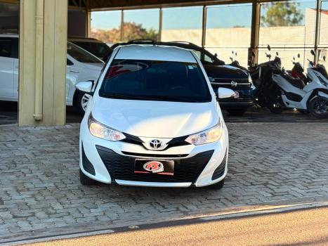 TOYOTA Yaris Hatch 1.3 16V 4P FLEX XL PLUS TECH MULTIDRIVE AUTOM�TICO CVT, Foto 2
