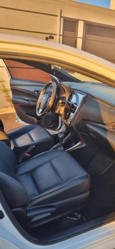 TOYOTA Yaris Hatch 1.5 16V 4P FLEX XLS MULTIDRIVE AUTOM�TICO CVT, Foto 8