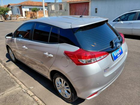 TOYOTA Yaris Hatch 1.3 16V 4P FLEX XL MULTIDRIVE AUTOM�TICO CVT, Foto 4