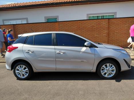 TOYOTA Yaris Hatch 1.3 16V 4P FLEX XL MULTIDRIVE AUTOM�TICO CVT, Foto 7