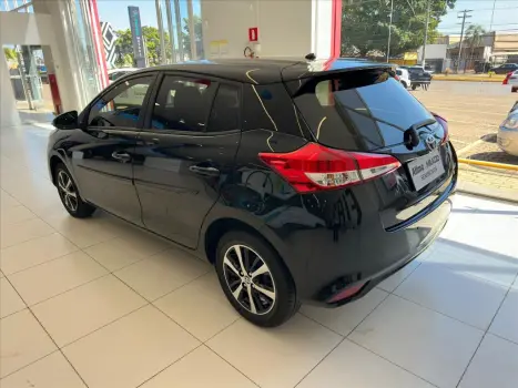 TOYOTA Yaris Hatch 1.5 16V 4P FLEX XL PLUS CONNECT MULTIDRIVE AUTOM�TICO CVT, Foto 10