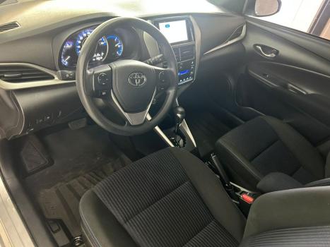 TOYOTA Yaris Hatch 1.5 16V 4P FLEX XL PLUS CONNECT MULTIDRIVE AUTOMÁTICO CVT, Foto 10