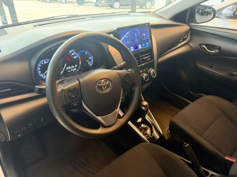 TOYOTA Yaris Sedan 1.3 16V 4P FLEX XL MULTIDRIVE AUTOMTICO CVT, Foto 10