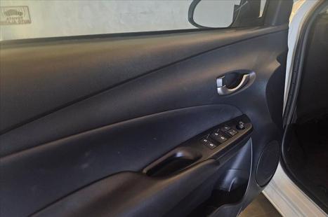 TOYOTA Yaris Sedan 1.5 16V 4P FLEX PLUS MULTIDRIVE AUTOM�TICO CVT, Foto 17