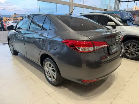 TOYOTA Yaris Sedan 1.5 16V 4P FLEX XS MULTIDRIVE AUTOM�TICO CVT, Foto 4