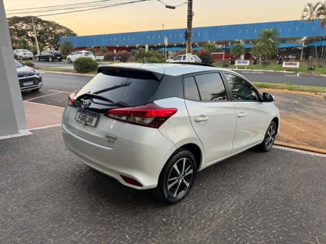 TOYOTA Yaris Sedan 1.5 16V 4P FLEX PLUS MULTIDRIVE AUTOM�TICO CVT, Foto 3