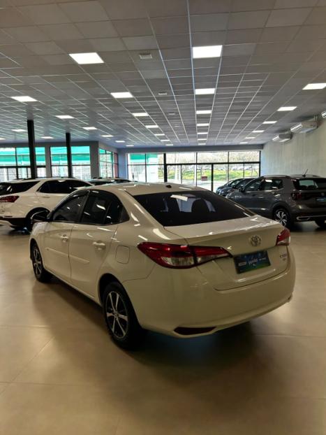 TOYOTA Yaris Sedan 1.5 16V 4P FLEX XS MULTIDRIVE AUTOM�TICO CVT, Foto 3