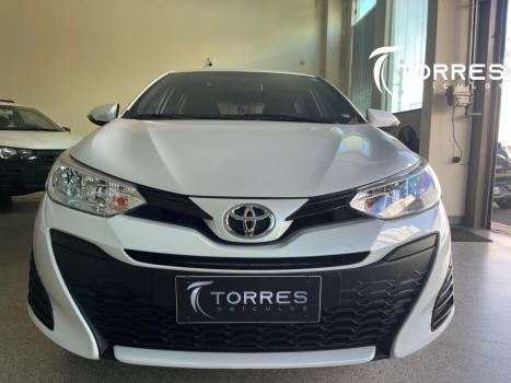 TOYOTA Yaris Sedan , Foto 2