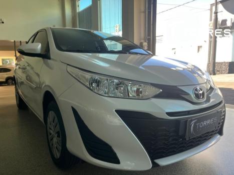 TOYOTA Yaris Sedan , Foto 3