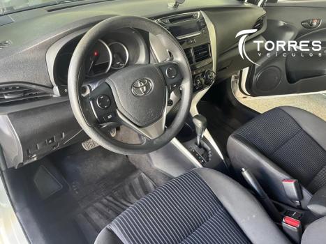 TOYOTA Yaris Sedan , Foto 6