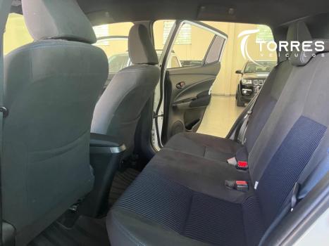 TOYOTA Yaris Sedan , Foto 7