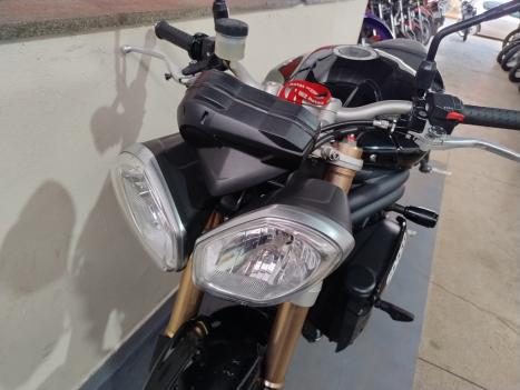 TRIUMPH Speed Triple 1050 R, Foto 6