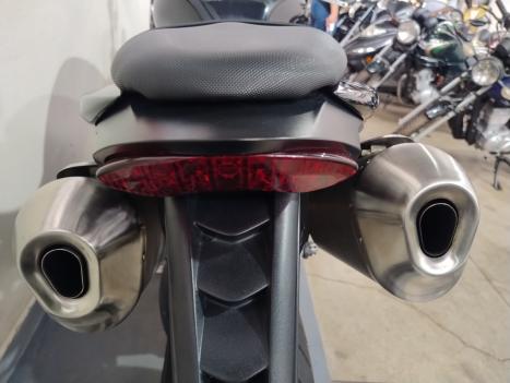 TRIUMPH Speed Triple 1050 R, Foto 14