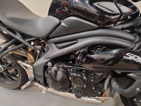 TRIUMPH Speed Triple 1050 R, Foto 15