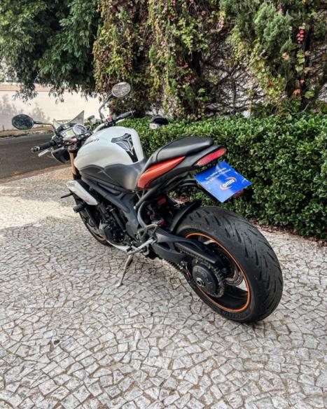 TRIUMPH Speed Triple 1050 , Foto 4