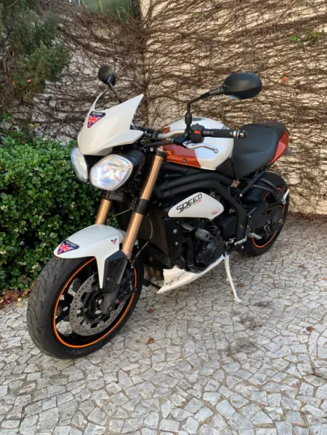 TRIUMPH Speed Triple 1050 , Foto 1