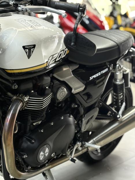 TRIUMPH Speed Twin 1200 , Foto 5