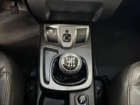 TROLLER T4 3.2 XLT 4X4 TURBO DIESEL INTERCOOLER, Foto 16 TROLLER T4 3.2 XLT 4X4 TURBO DIESEL INTERCOOLER, Foto 16