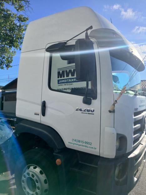 VOLKSWAGEN 24-280 CONSTELLATION 6x2, Foto 2