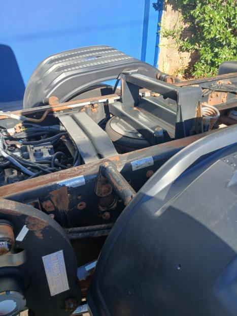 VOLKSWAGEN 24-280 CONSTELLATION 6x2, Foto 4