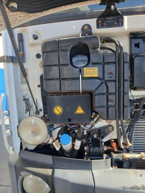 VOLKSWAGEN 24-280 CONSTELLATION 6x2, Foto 8